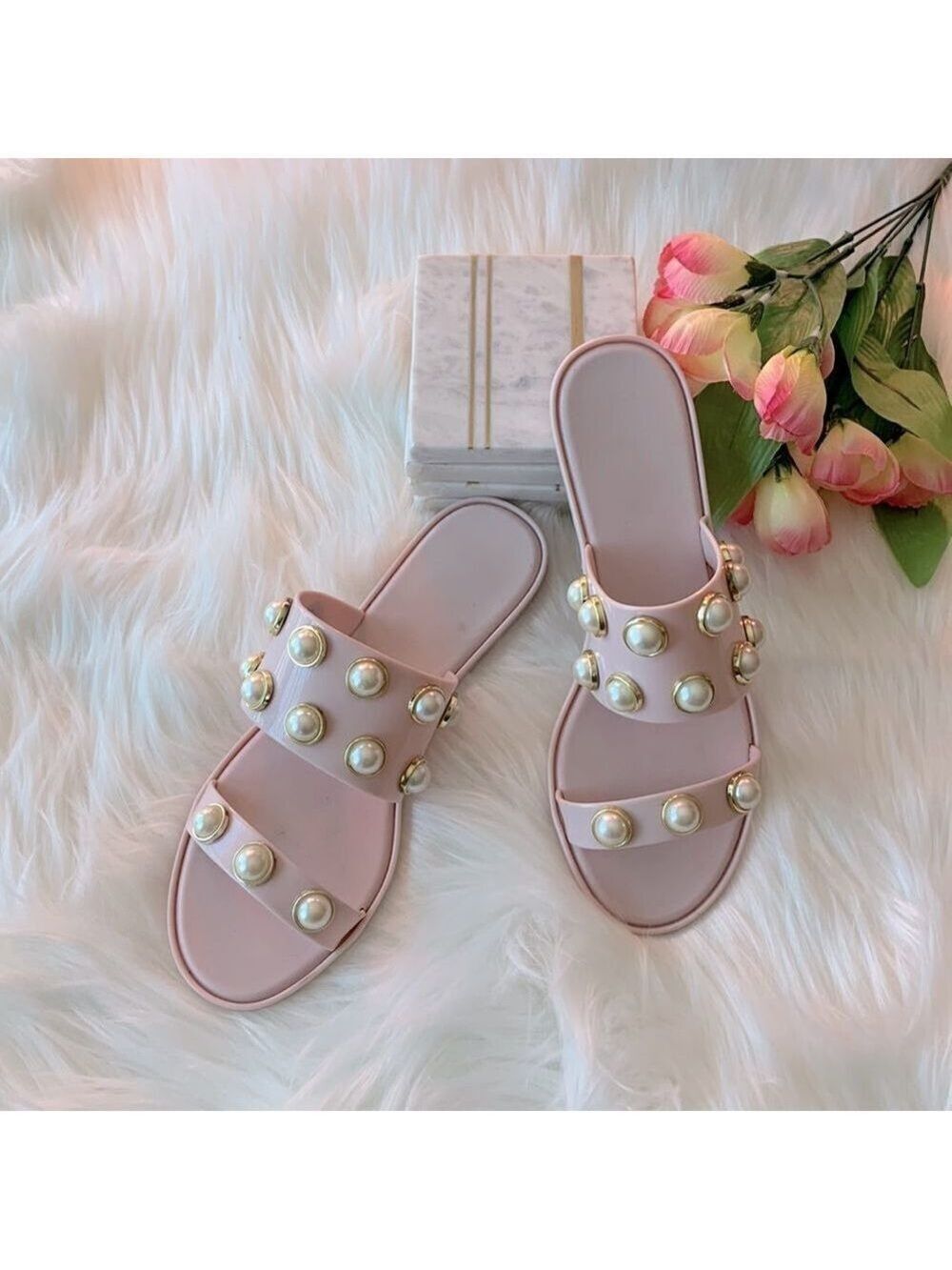 Jelly Sandals With Studded Pearl’s